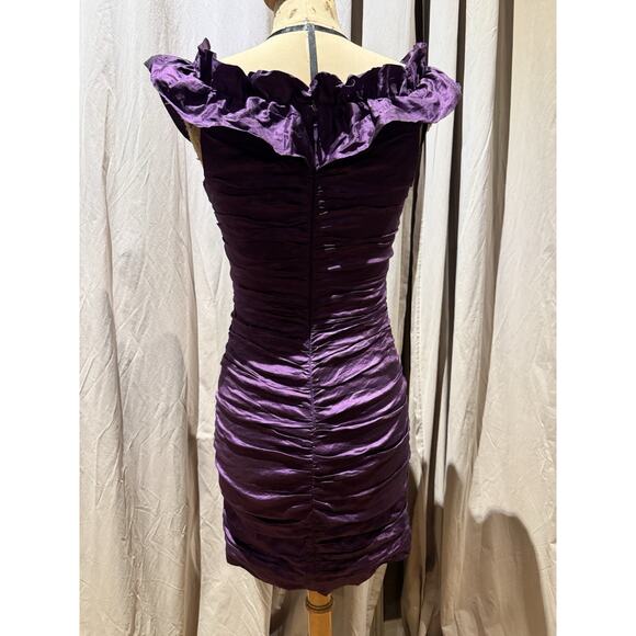 BCBG 90s Ruched Stretch Taffeta Wiggle Dress Size 2 Fits Up To 4/6 - Picture 3 of 6